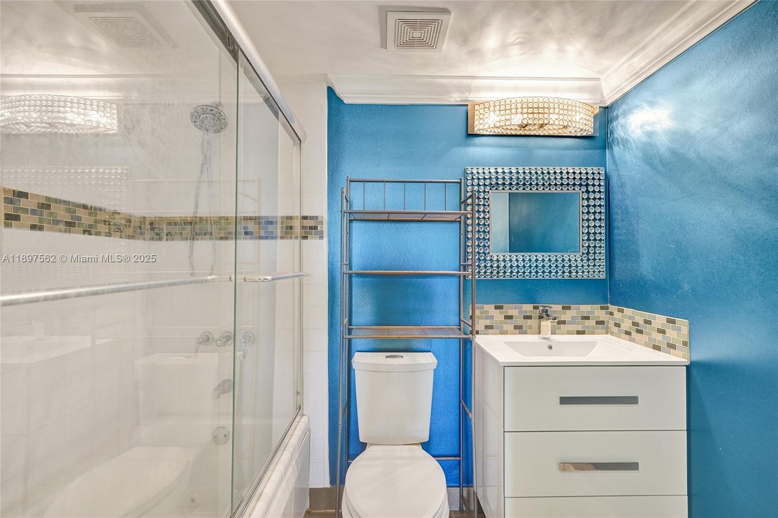 HERITAGE CIRCLE CONDO - Residential