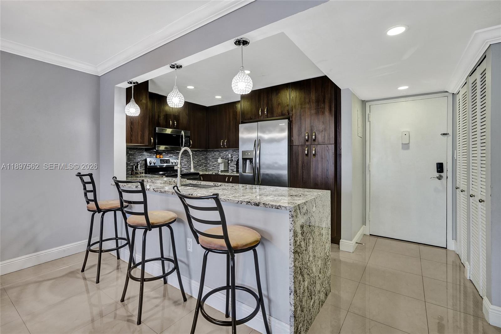 HERITAGE CIRCLE CONDO - Residential