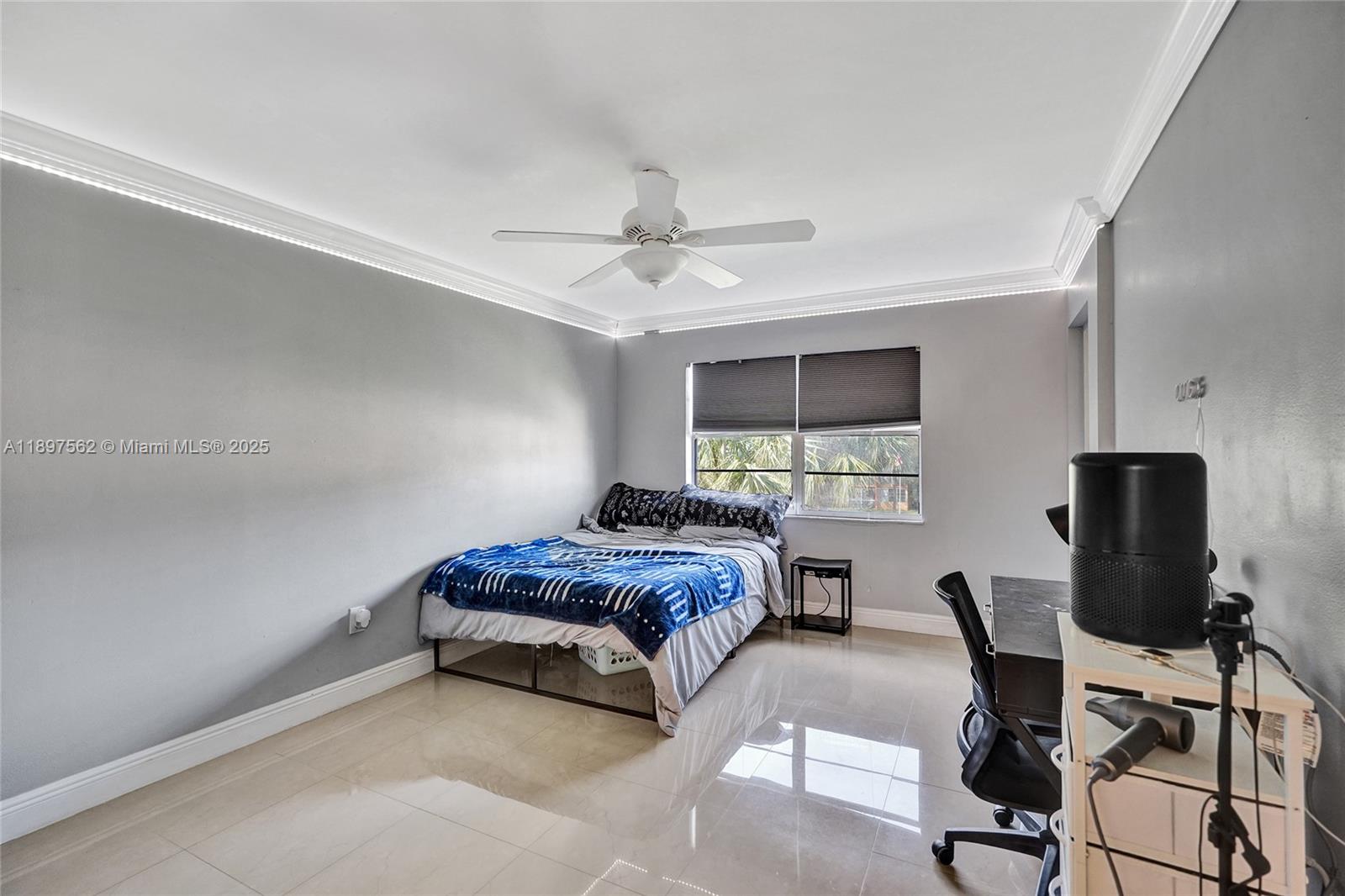 HERITAGE CIRCLE CONDO - Residential