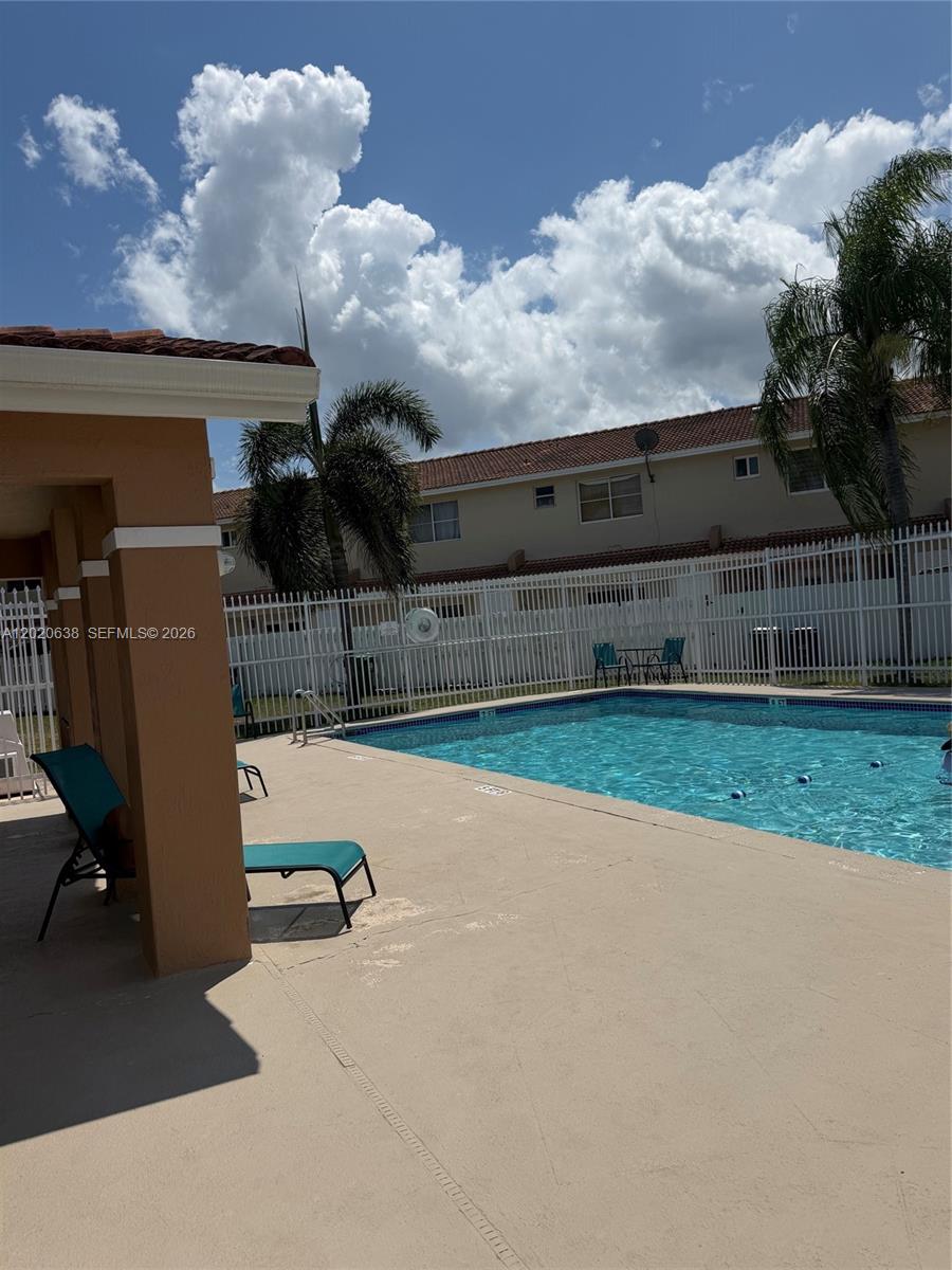 KENDALE LAKES NORTH SEC 9 - Residential