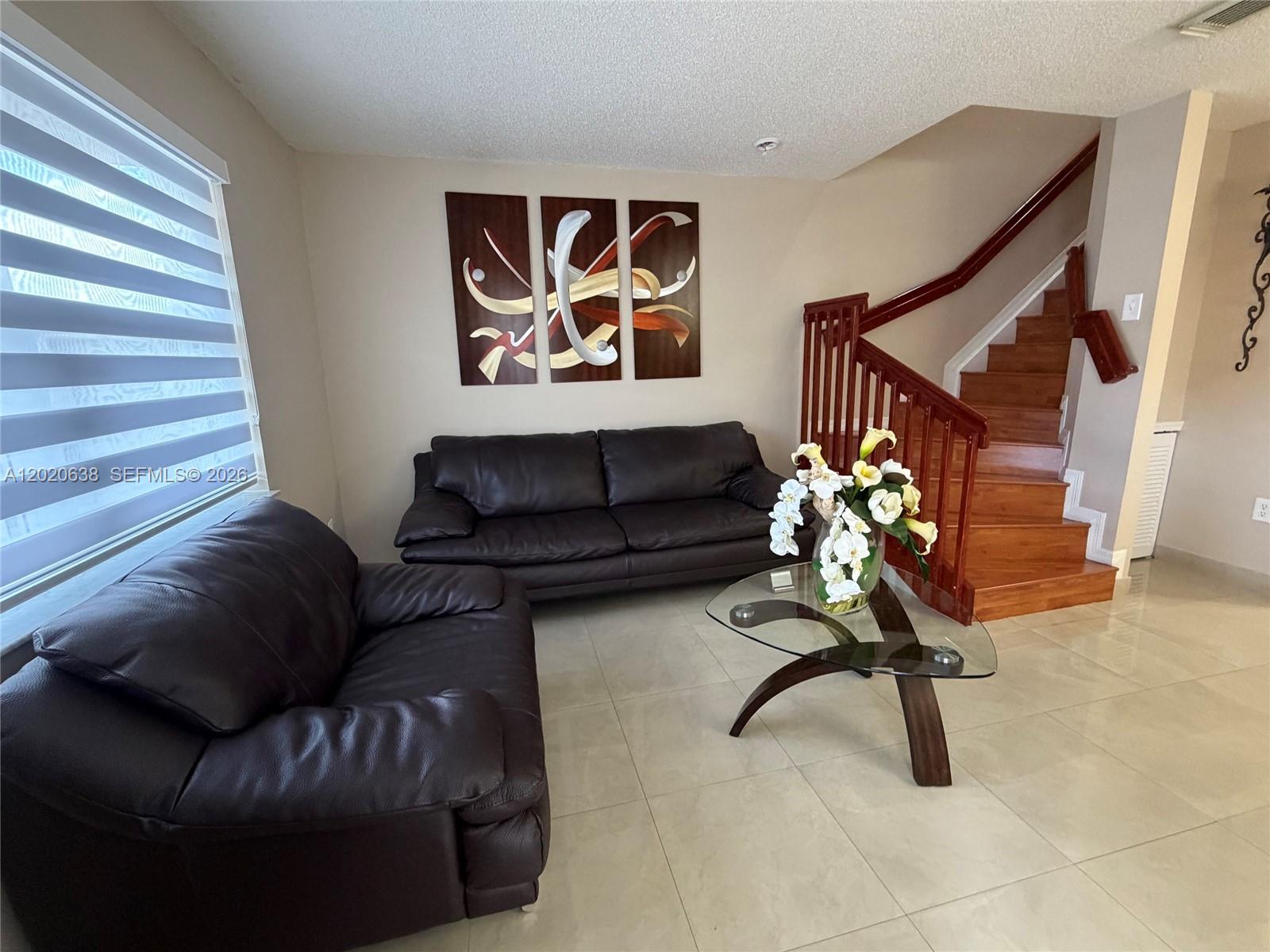 KENDALE LAKES NORTH SEC 9 - Residential
