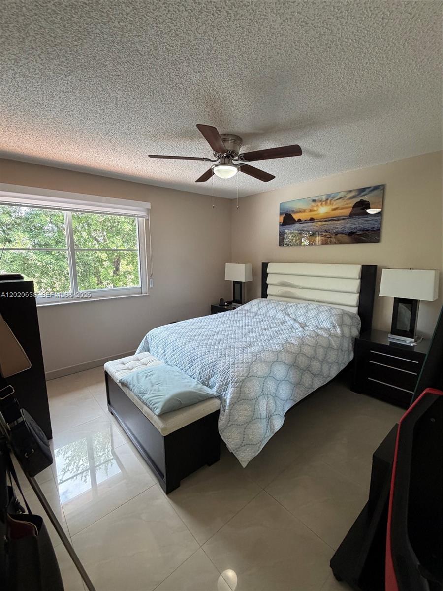 KENDALE LAKES NORTH SEC 9 - Residential