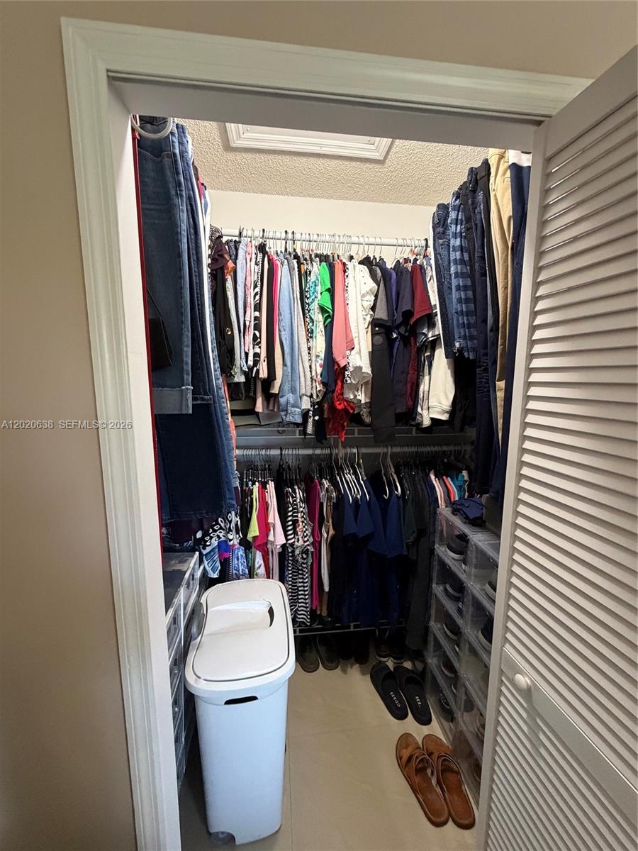 KENDALE LAKES NORTH SEC 9 - Residential