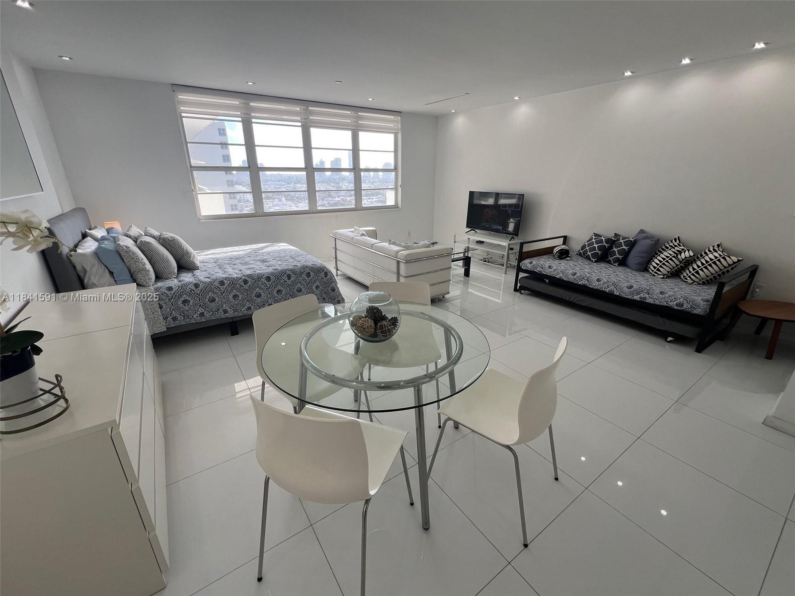 100 Lincoln Rd 1601