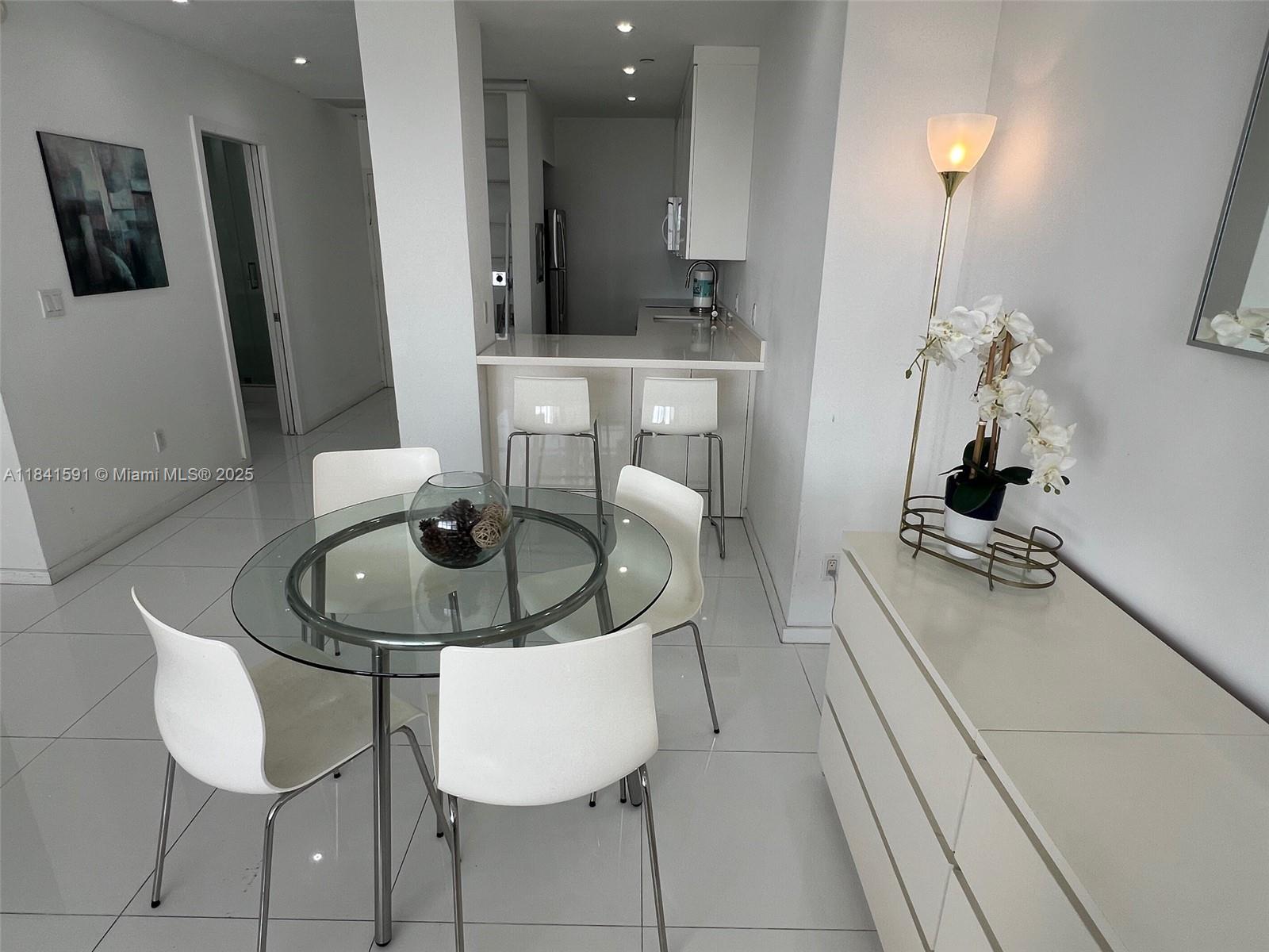 100 Lincoln Rd 1601