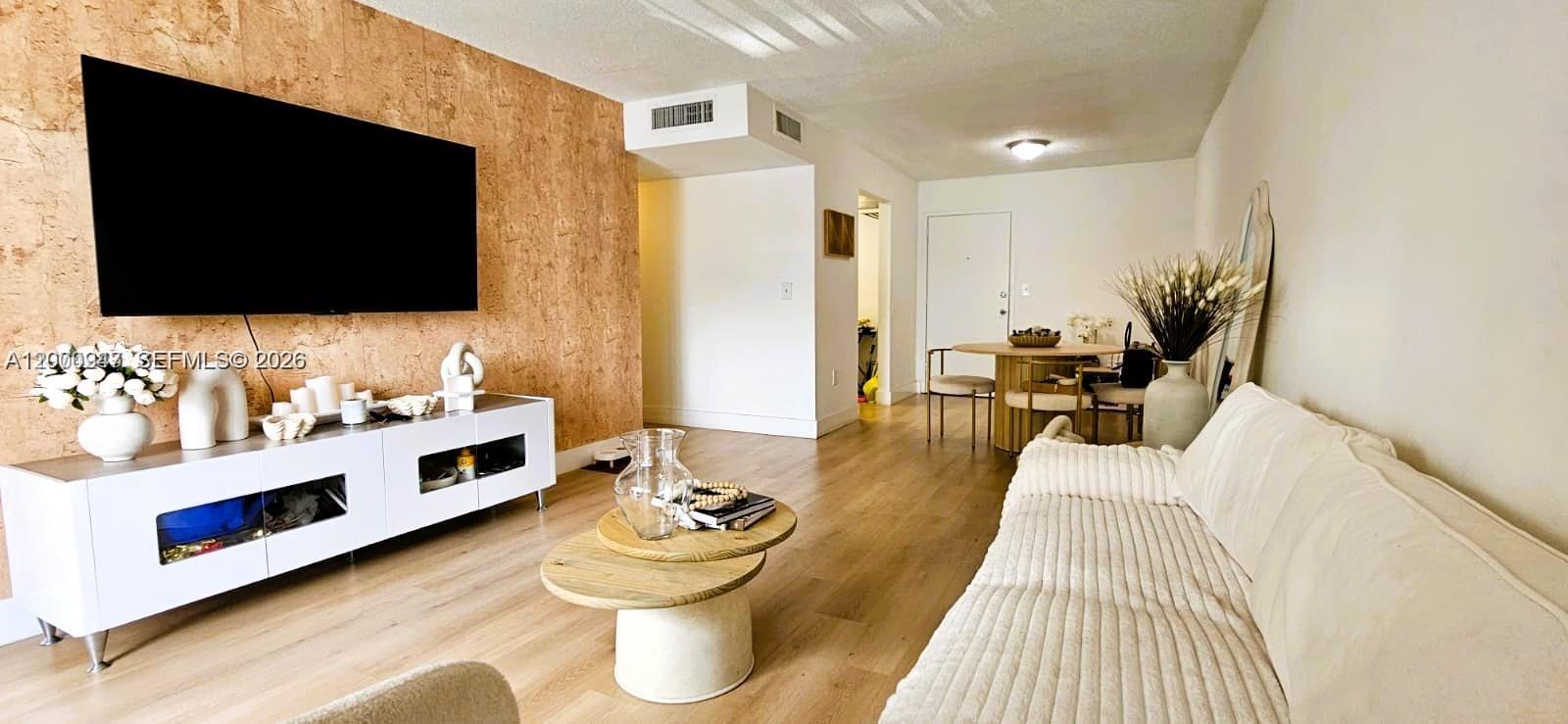 DORAL GARDENS II CONDO - Residential Lease