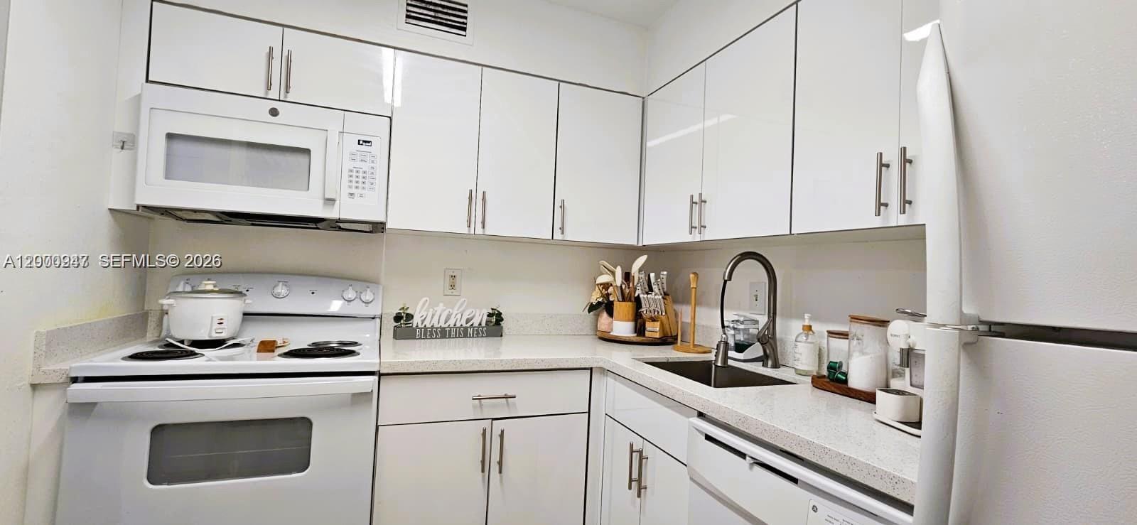 DORAL GARDENS II CONDO - Residential Lease