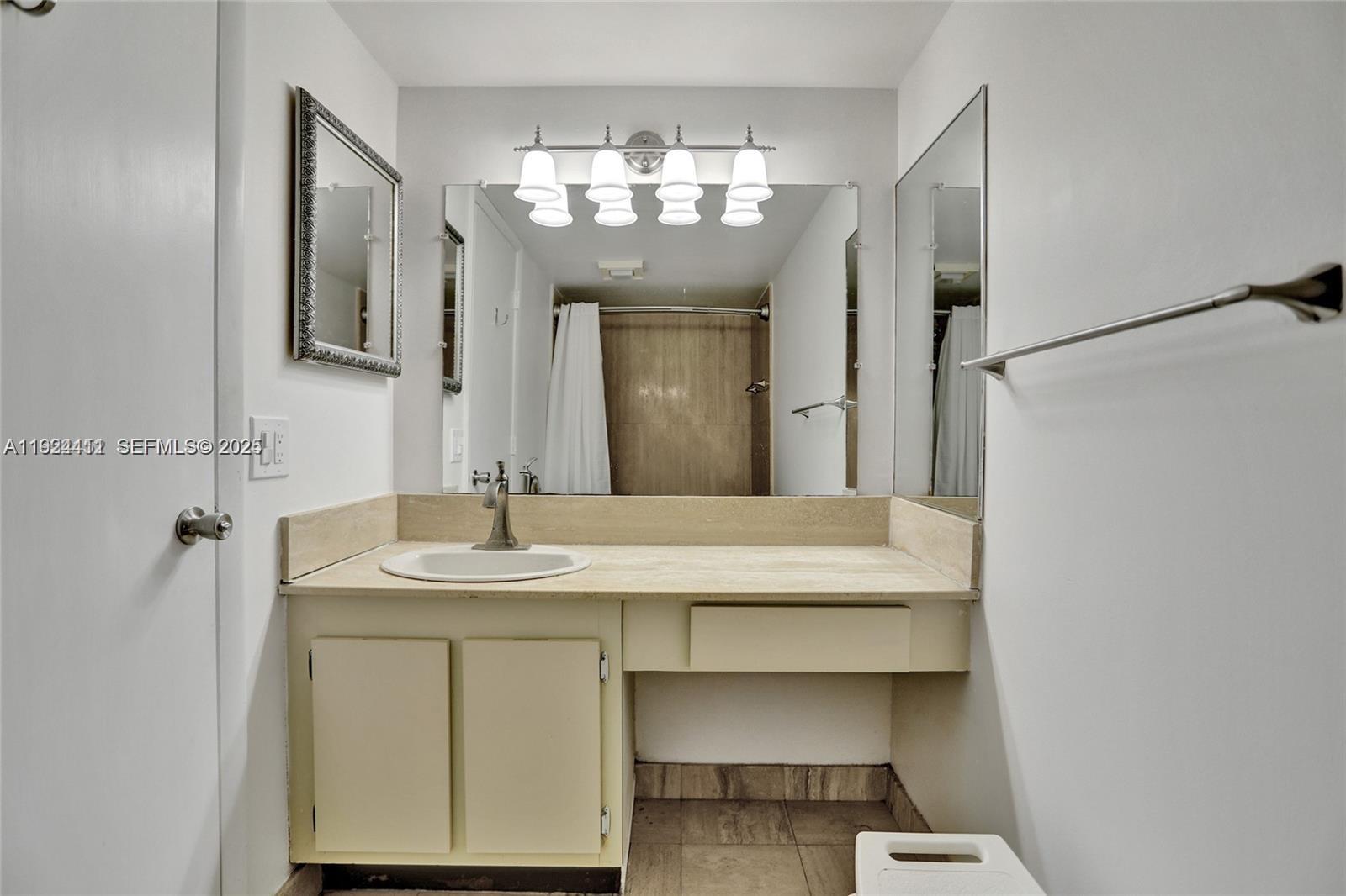 SUMMIT CONDO - Residential Lease