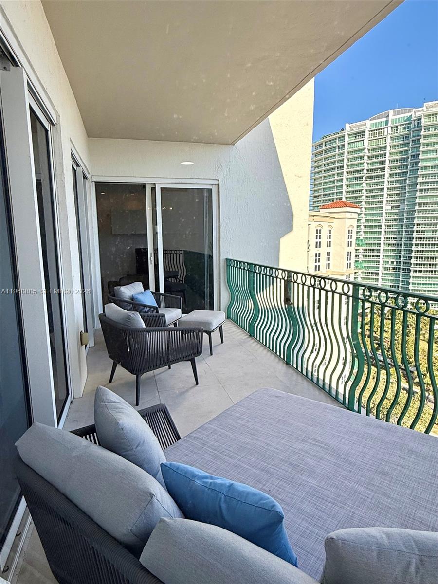 TURNBERRY VILLAGE SO TOWE - Residential