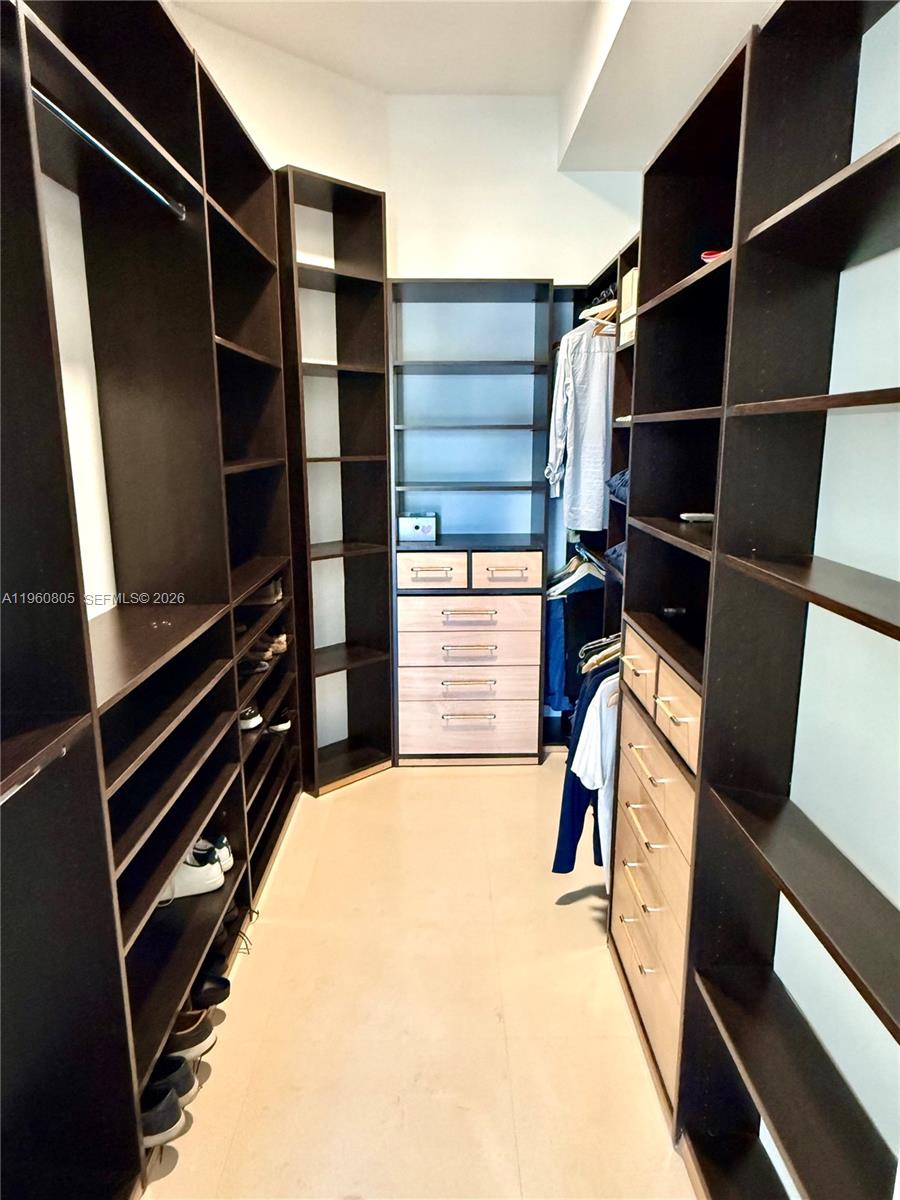 TURNBERRY VILLAGE SO TOWE - Residential