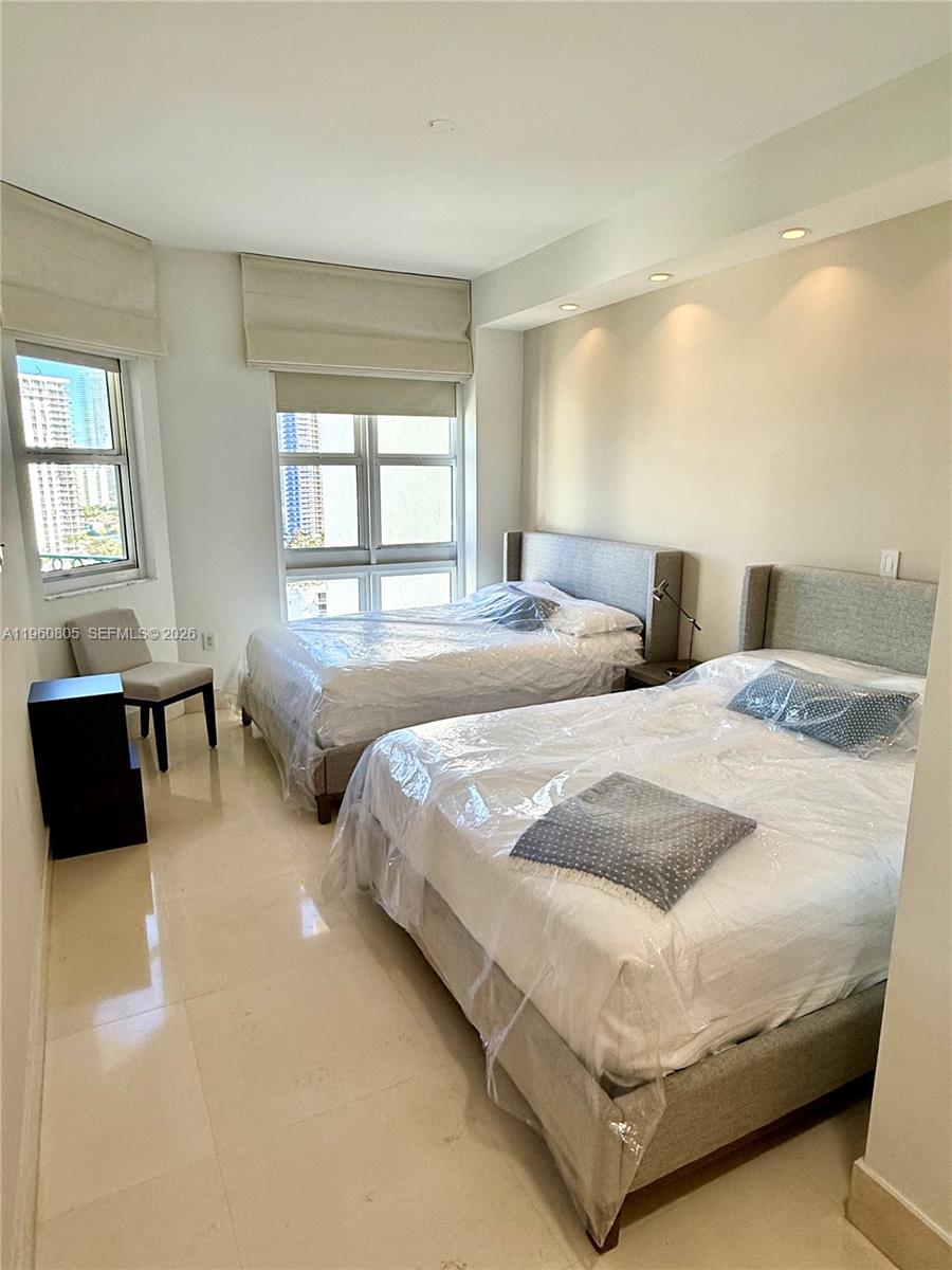 TURNBERRY VILLAGE SO TOWE - Residential