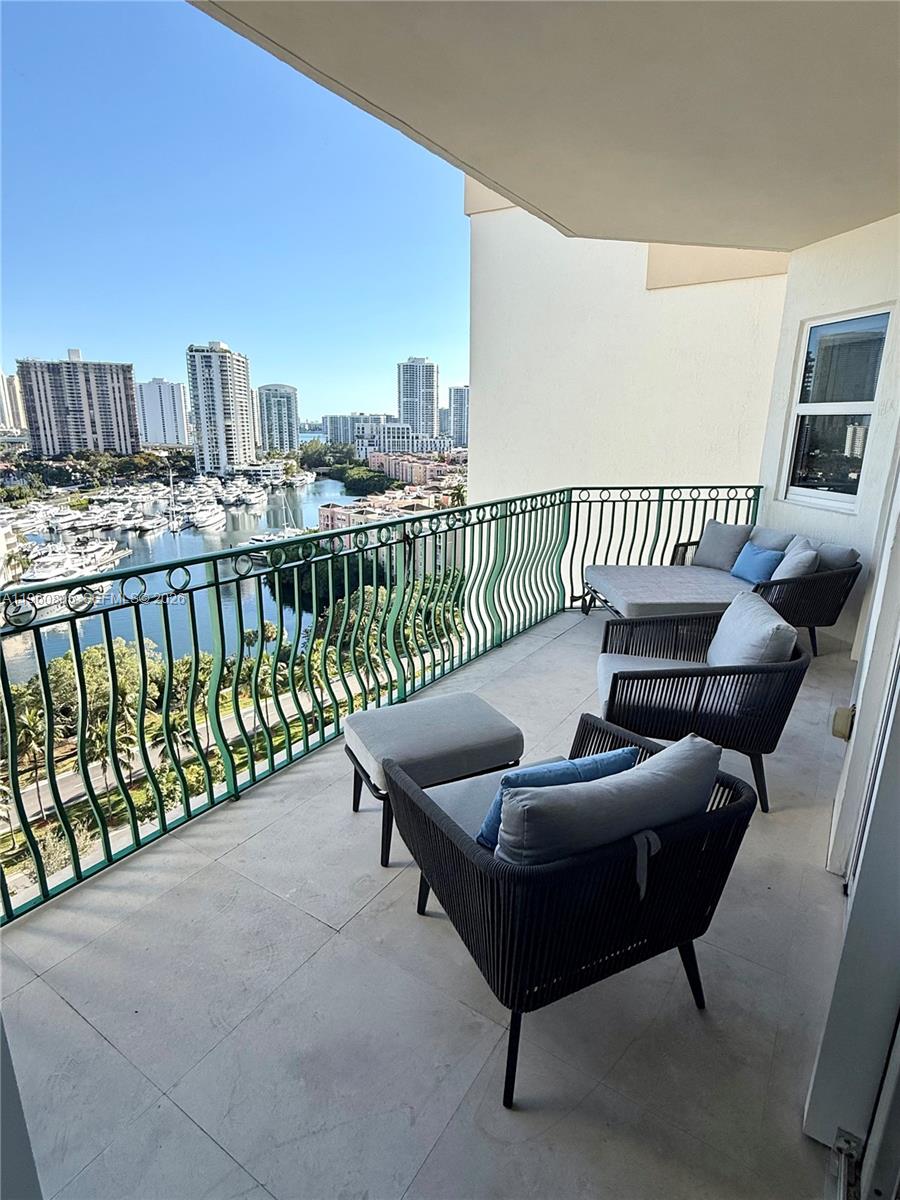 TURNBERRY VILLAGE SO TOWE - Residential