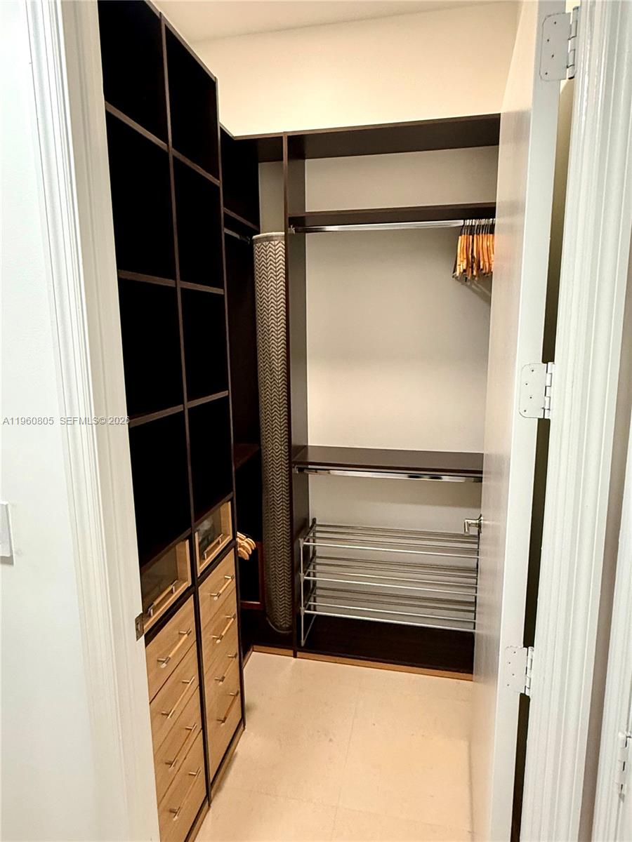 TURNBERRY VILLAGE SO TOWE - Residential