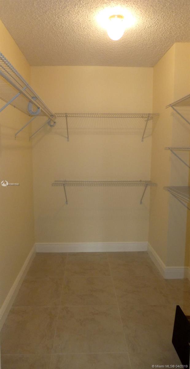 OCEANVIEW PARK CONDO - Residential Lease