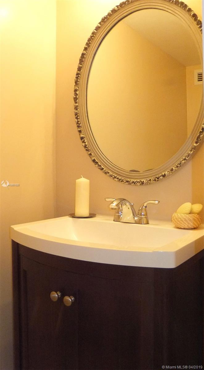 OCEANVIEW PARK CONDO - Residential Lease