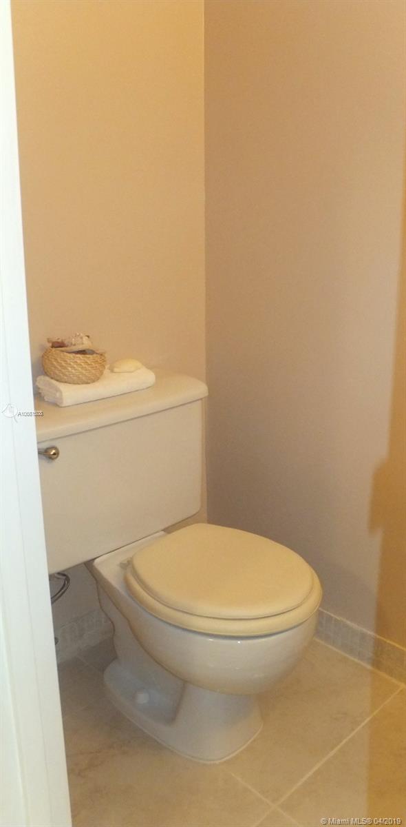 OCEANVIEW PARK CONDO - Residential Lease