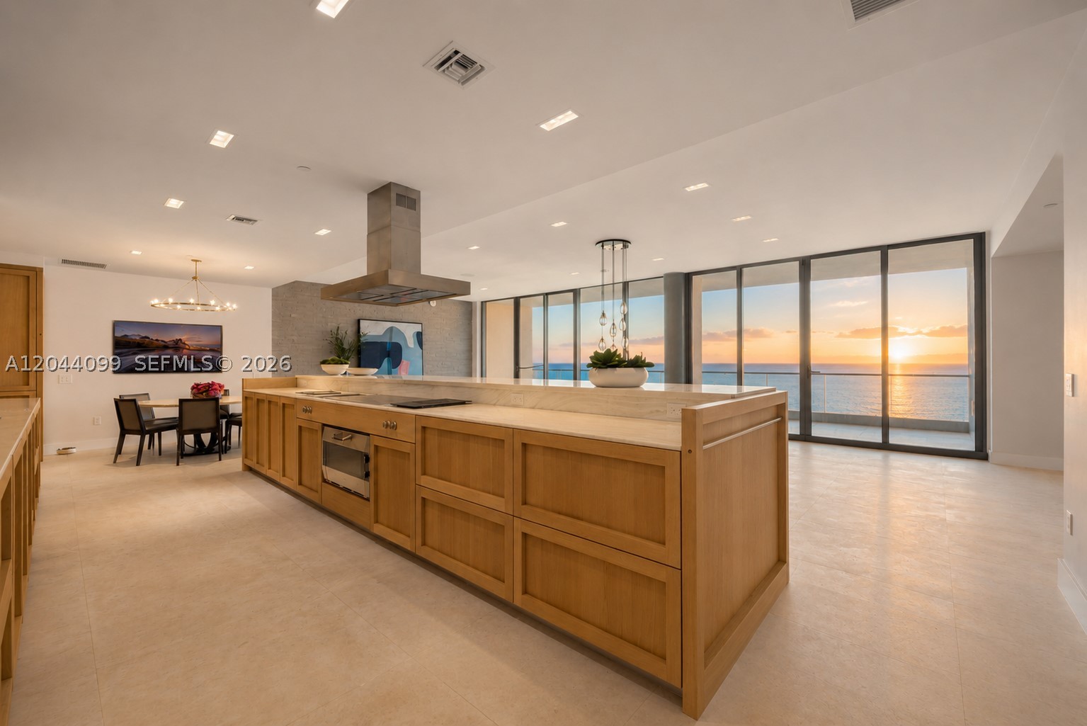 5959 Collins Ave 1804/1805