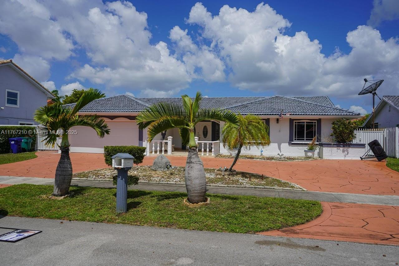 COUNTRY LAKE MANORS SEC 2 - Residential