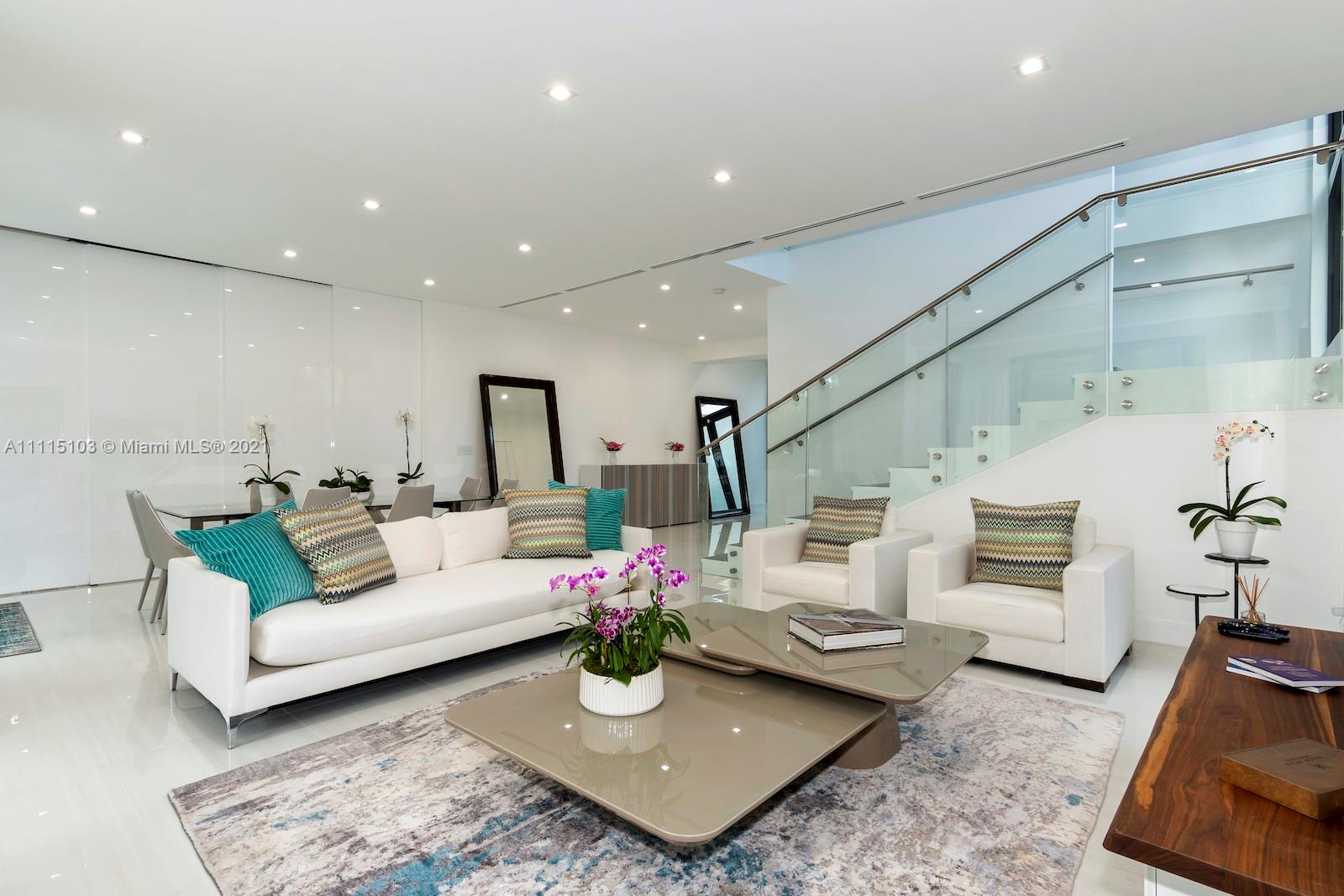 NAUTILUS EXTENSION 4TH - Residential