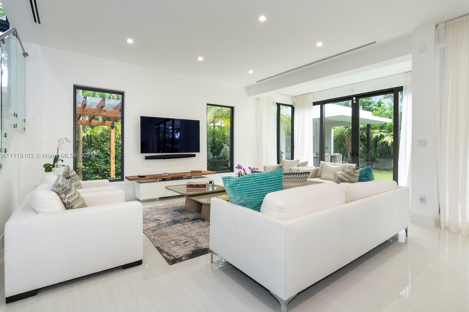 NAUTILUS EXTENSION 4TH - Residential