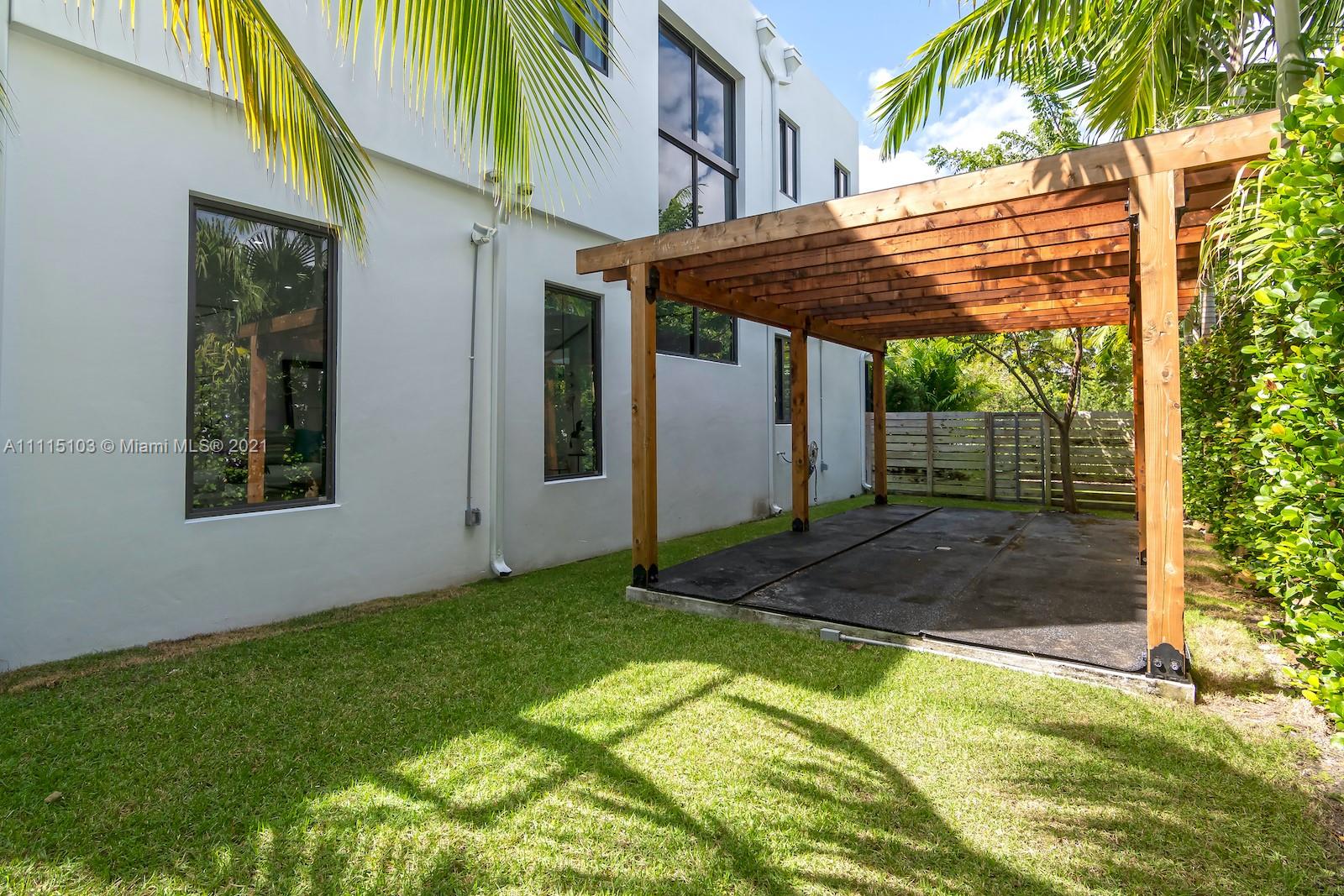 NAUTILUS EXTENSION 4TH - Residential