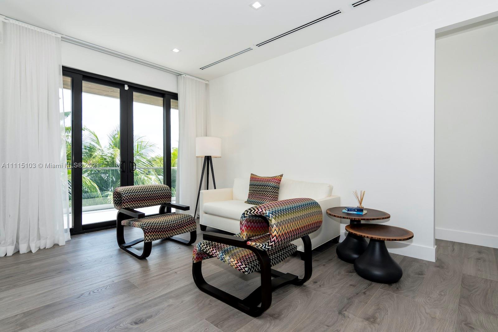 NAUTILUS EXTENSION 4TH - Residential