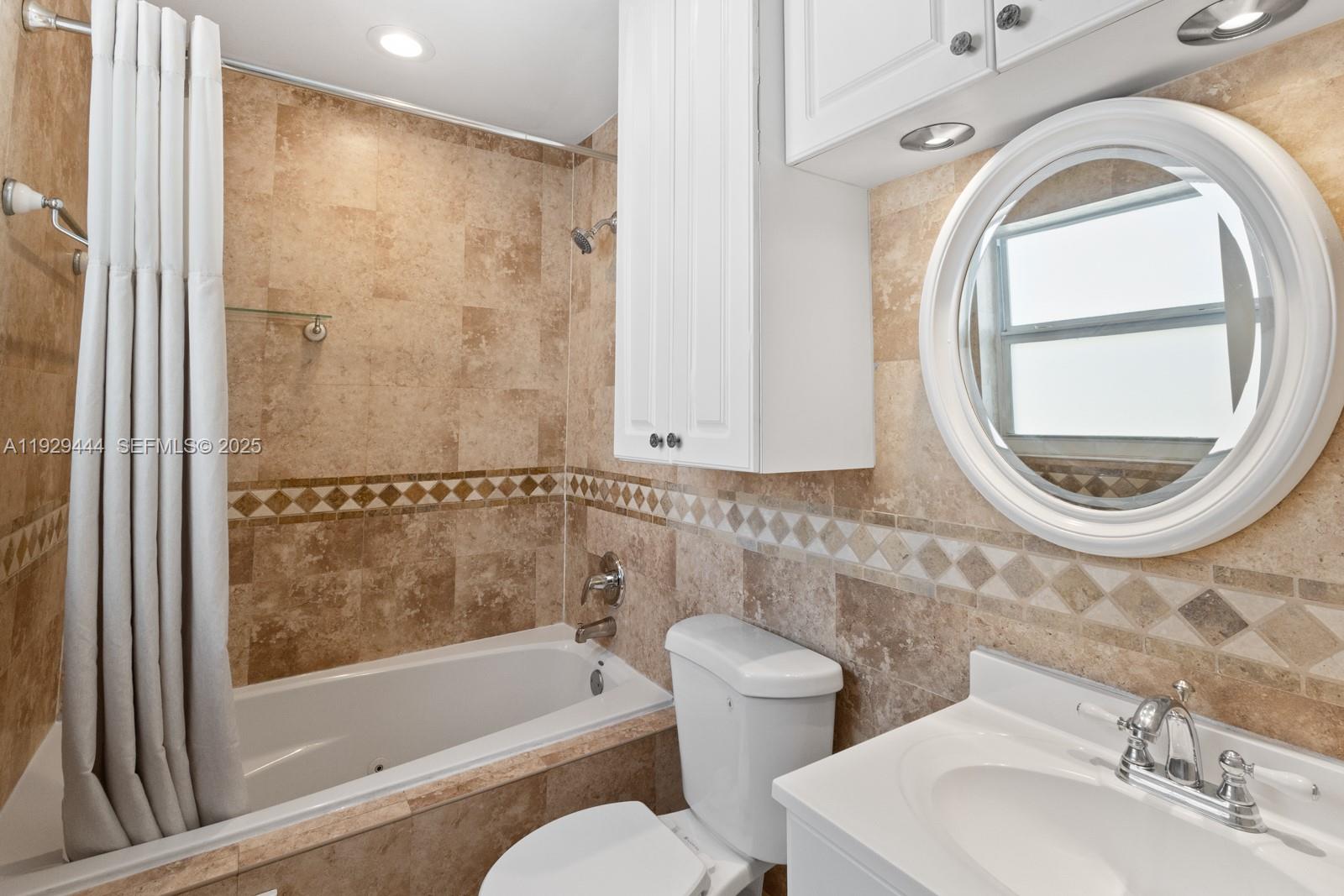 SUNRISE GOLF VILLAGE SEC - Residential Lease