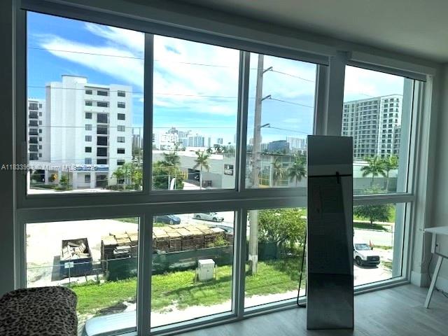 AVENTURA VILLAGE - Residential
