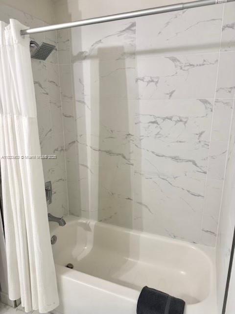 AVENTURA VILLAGE - Residential