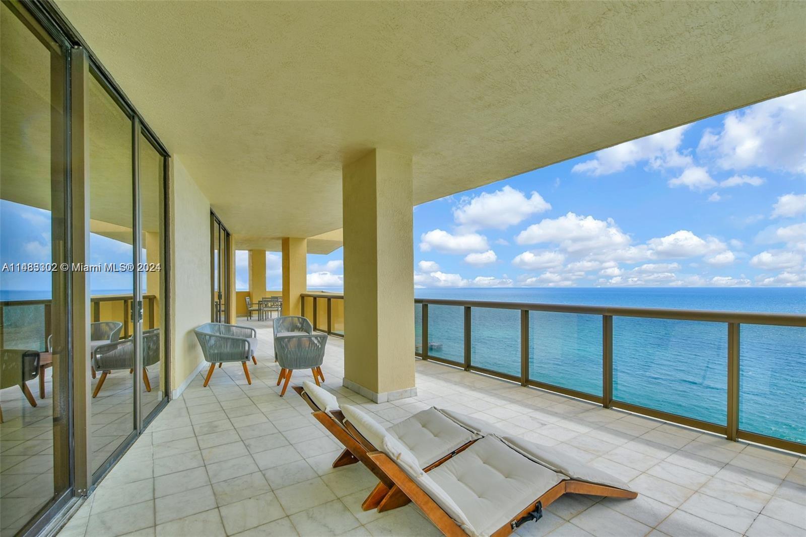 SAYAN CONDO - Residential