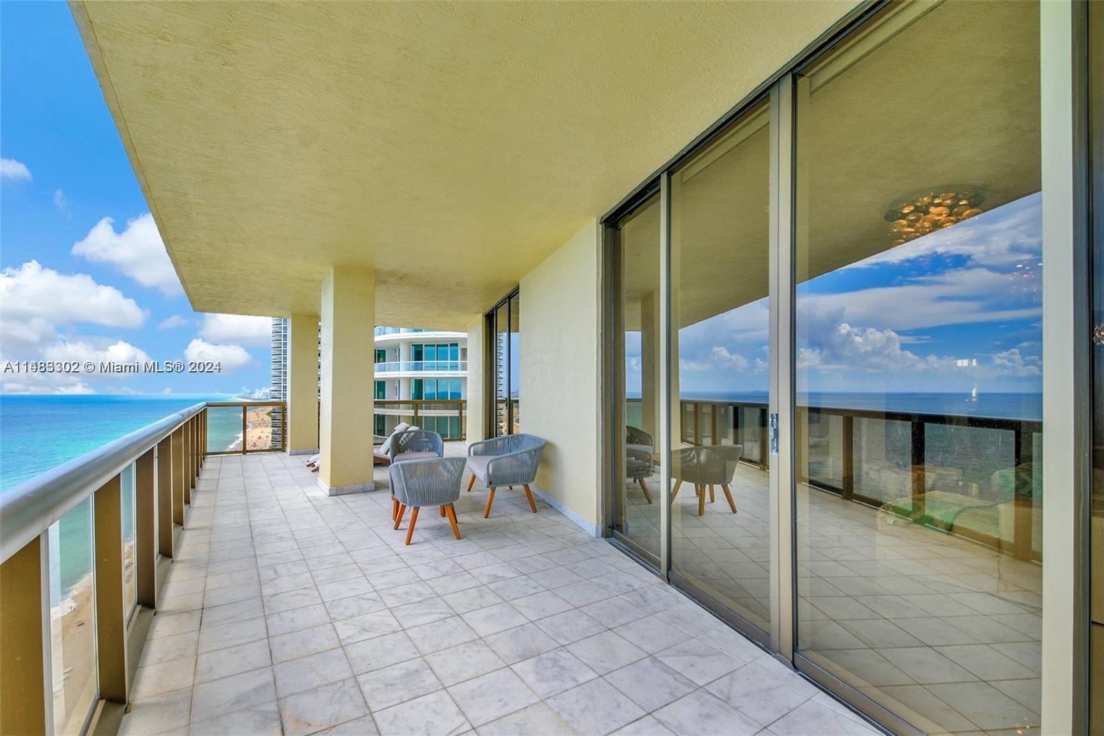 SAYAN CONDO - Residential