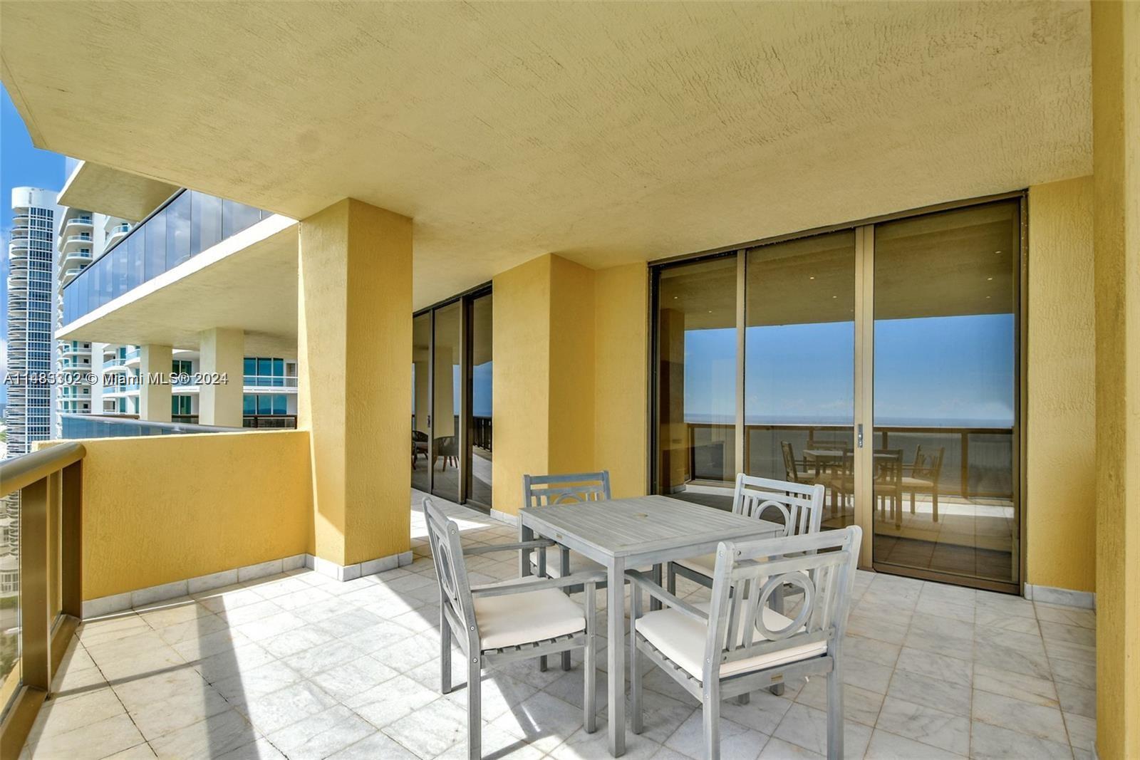 SAYAN CONDO - Residential