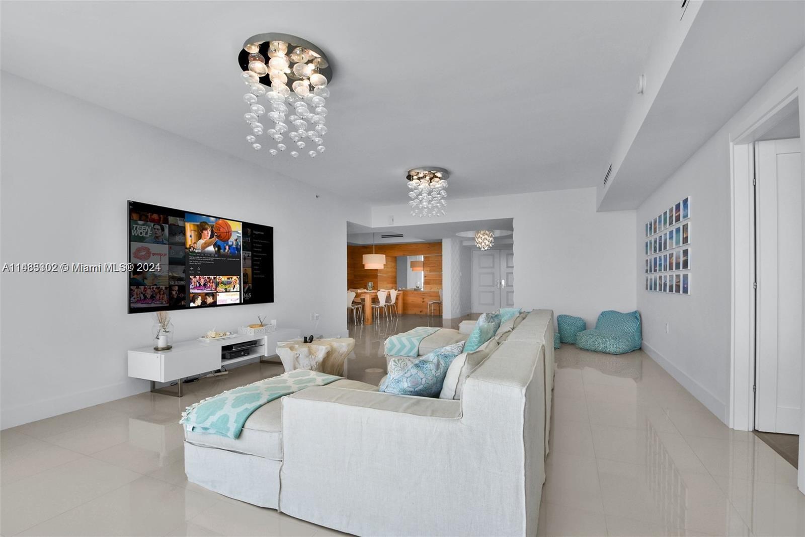 SAYAN CONDO - Residential