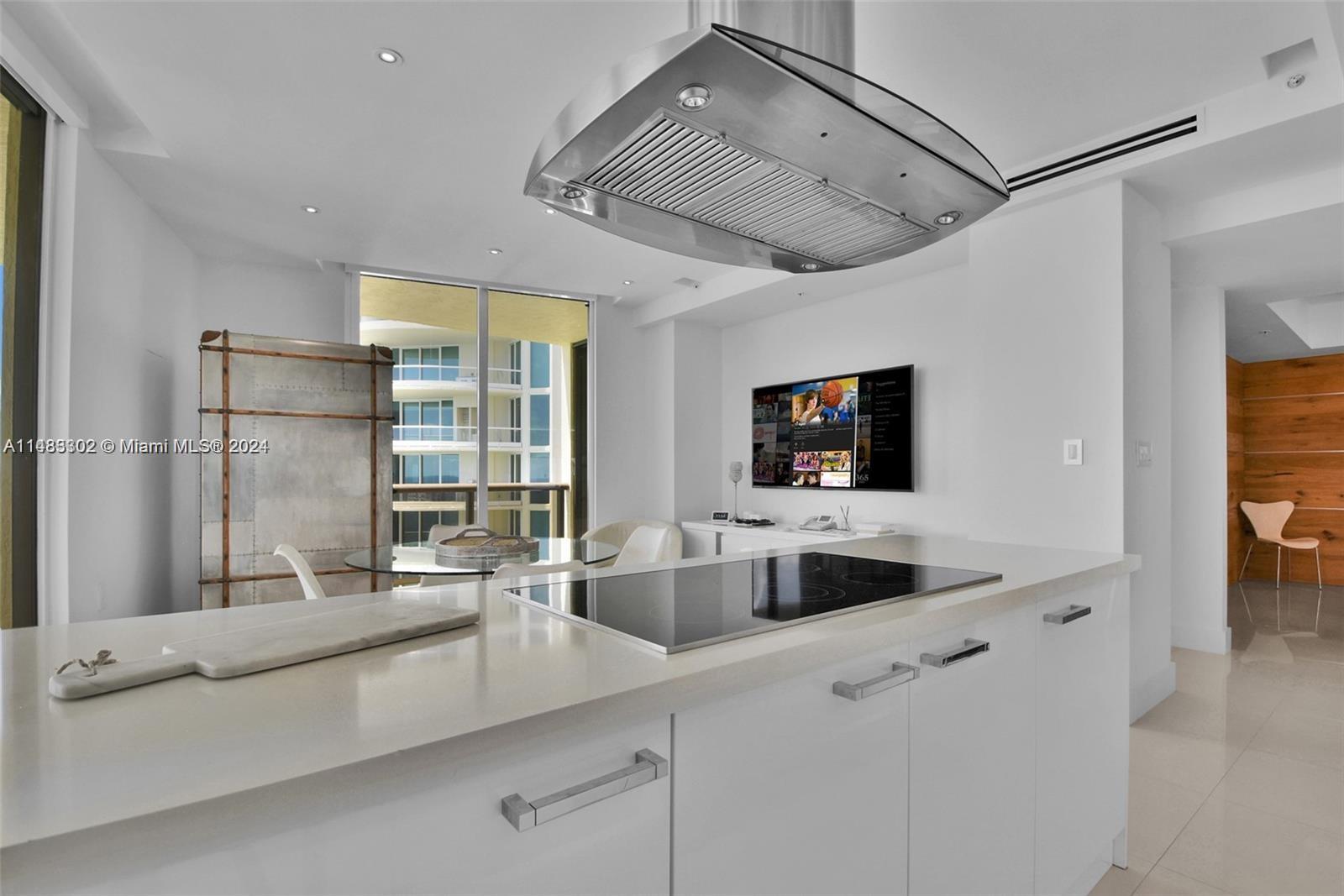 SAYAN CONDO - Residential