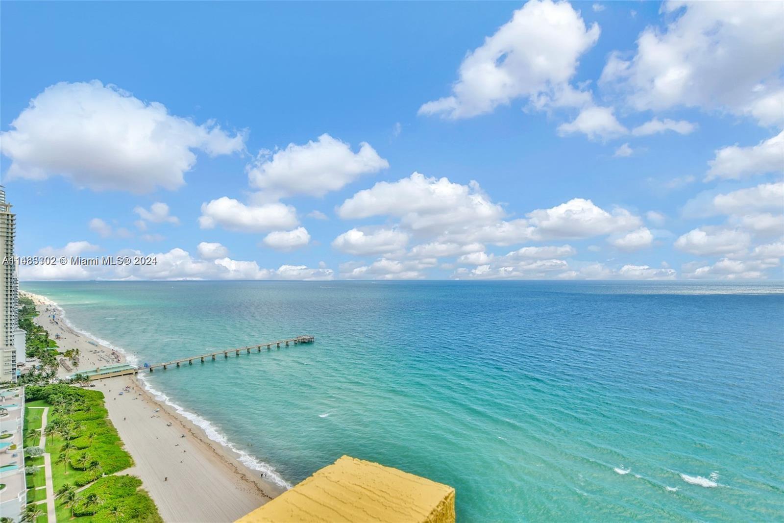 SAYAN CONDO - Residential