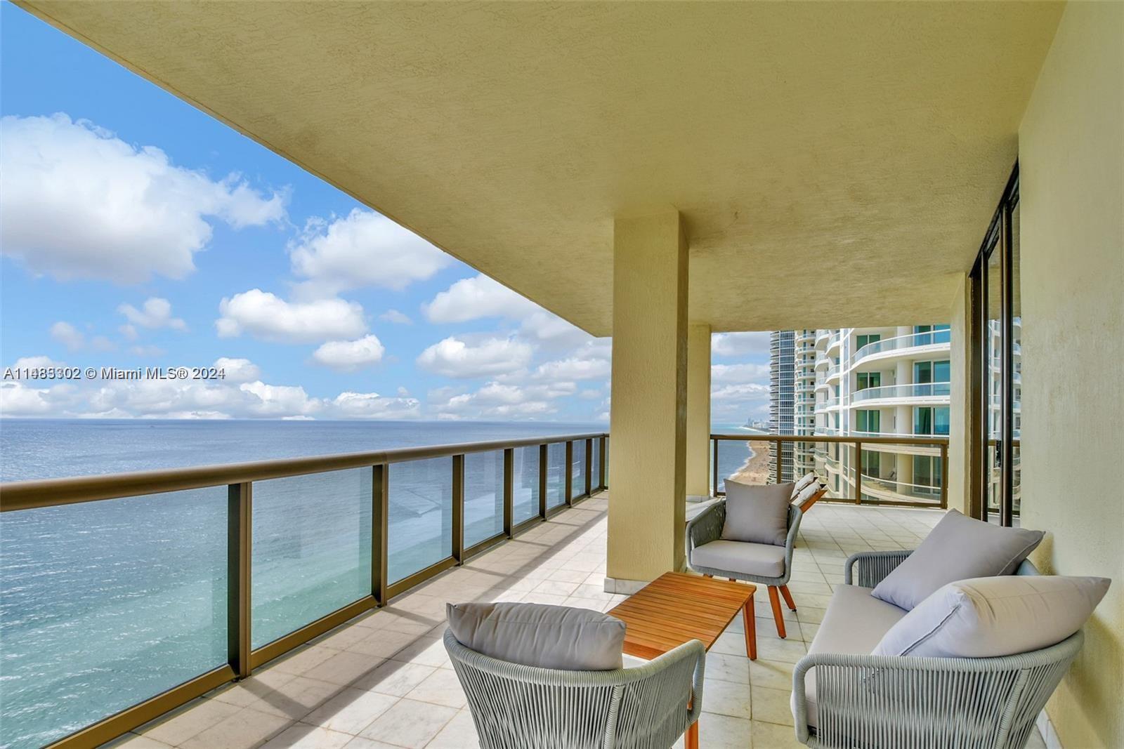 SAYAN CONDO - Residential