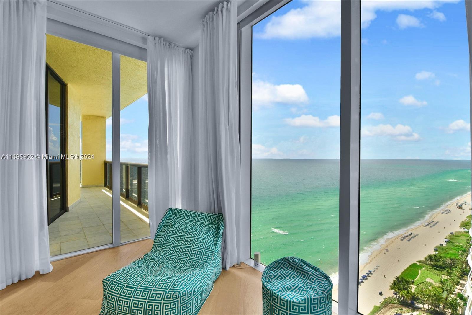 SAYAN CONDO - Residential