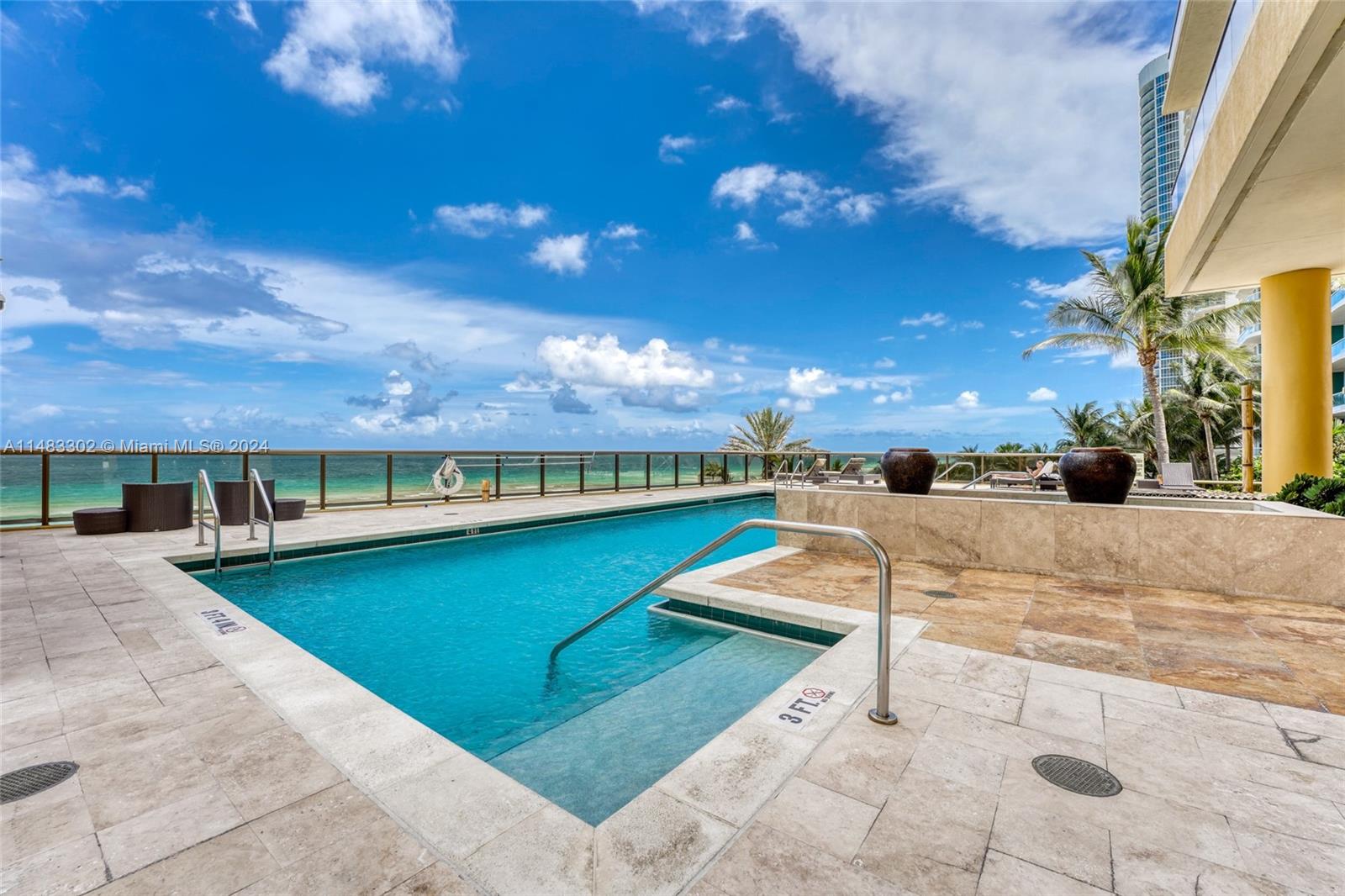 SAYAN CONDO - Residential