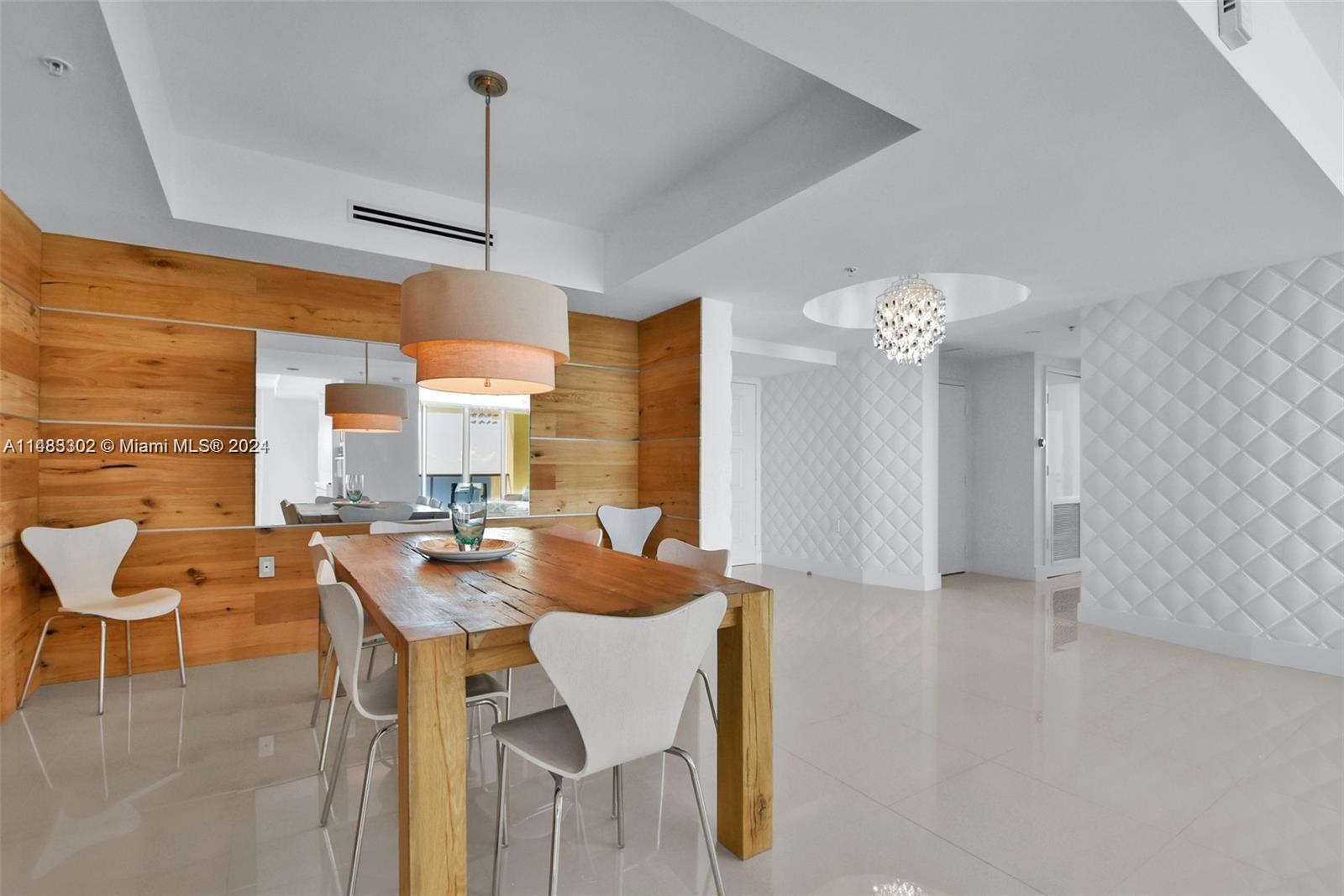 SAYAN CONDO - Residential