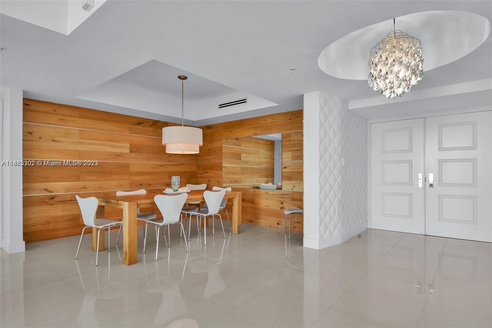 SAYAN CONDO - Residential