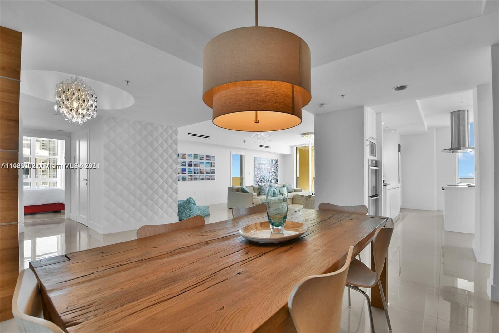 SAYAN CONDO - Residential