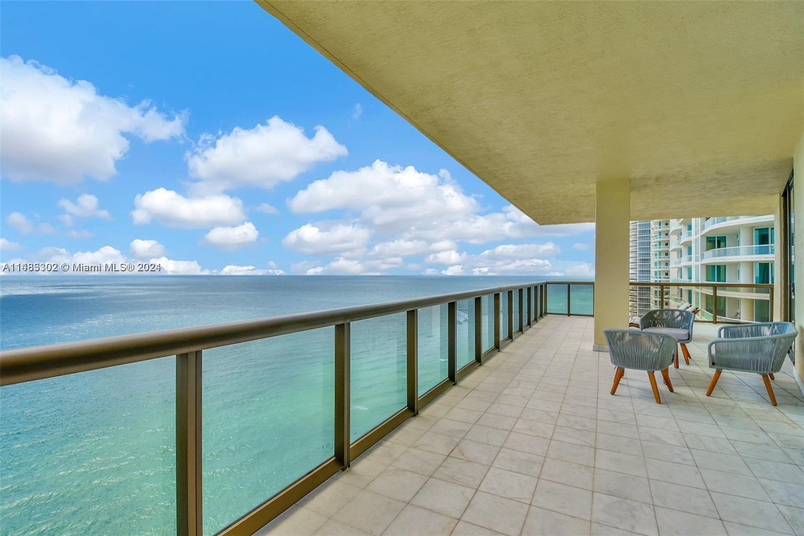 SAYAN CONDO - Residential