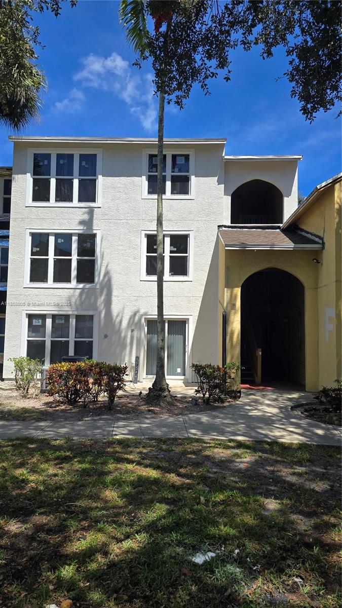 BOYNTON LANDINGS CONDO - Residential Lease