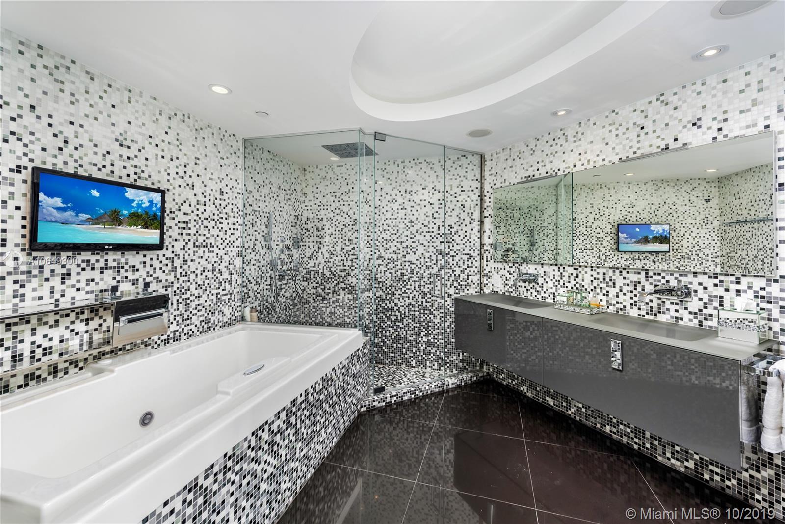 BLUE DIAMOND CONDO - Residential