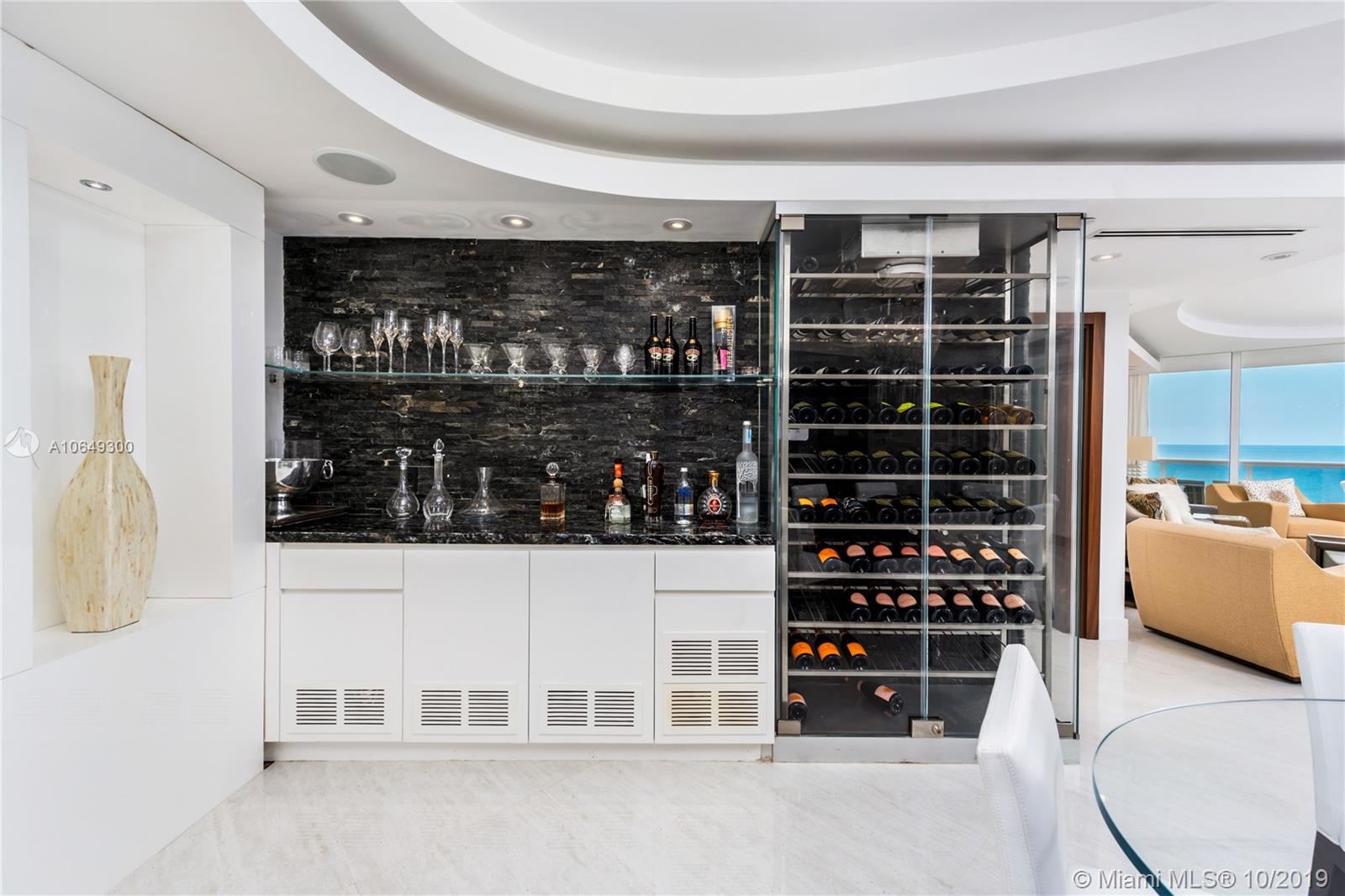 BLUE DIAMOND CONDO - Residential