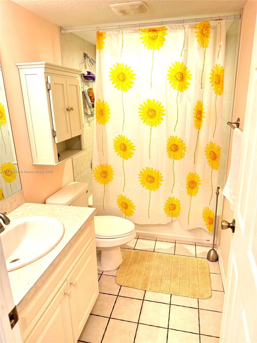 KINGSWOOD CONDO - Residential Lease