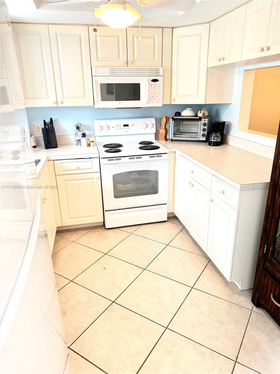 KINGSWOOD CONDO - Residential Lease