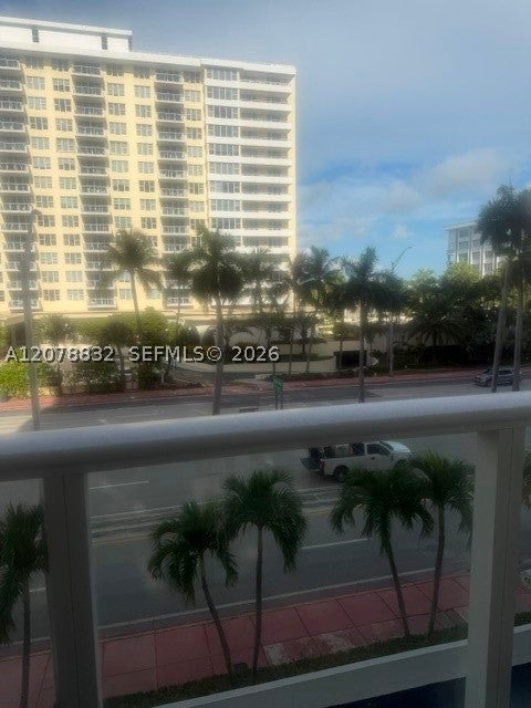 5601 Collins Ave 415