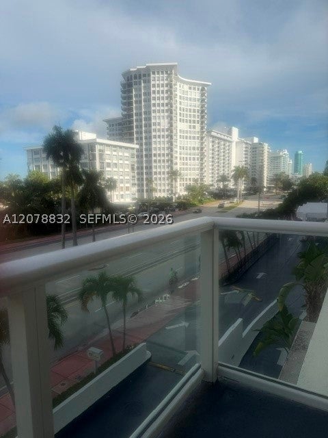 5601 Collins Ave 415