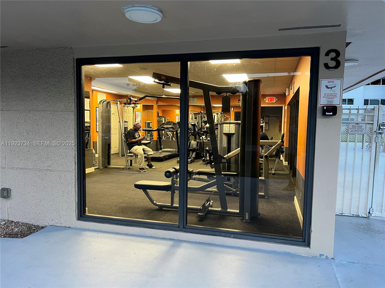 HILLCREST COUNTRY CLUB AP - Residential